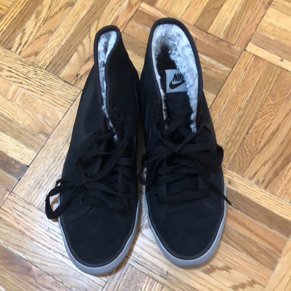 Nike Sneakers - Picture 2 of 5